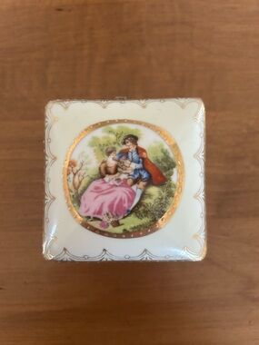 Meissen White Porcelain Trinket Box with Gold Accents and Pink Detail